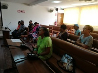 Photographie-visite-des-residents-ADAPEI-vue-salle-audience.jpg