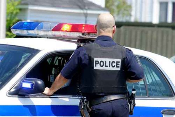 Police dans la rue