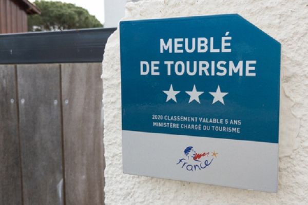 pancarte meublé de tourisme